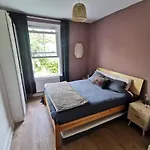 Quiet Stunning 2-Bedroom Flat With Private Garden