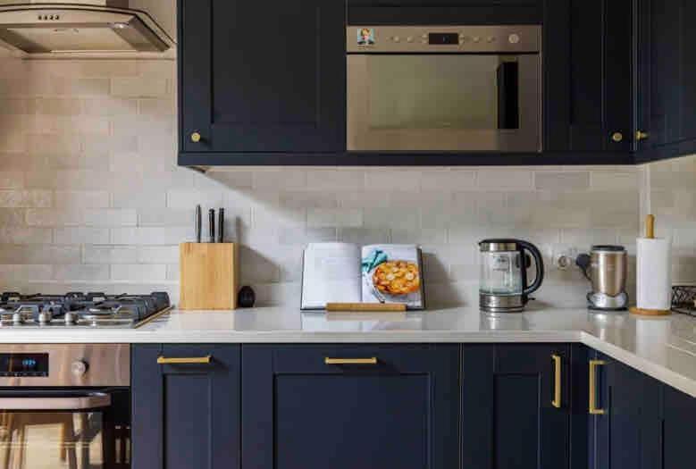 Quiet Stunning 2-bedroom Flat With Private Garden Londra