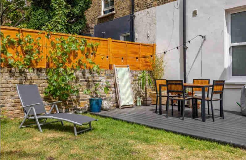 Quiet Stunning 2-bedroom Flat With Private Garden Casa vacanze Londra