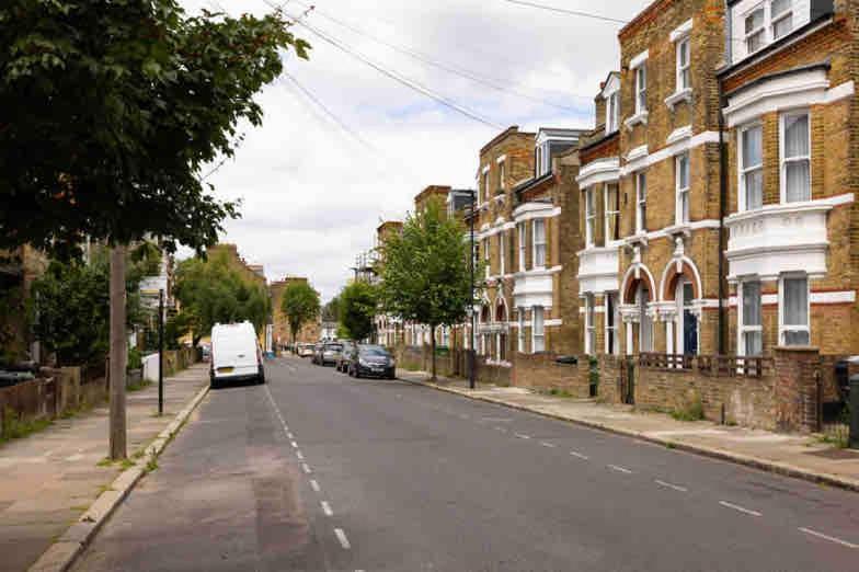 Quiet Stunning 2-bedroom Flat With Private Garden * Londra