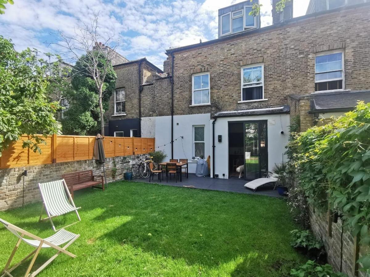 Casa vacanze Quiet Stunning 2-bedroom Flat With Private Garden