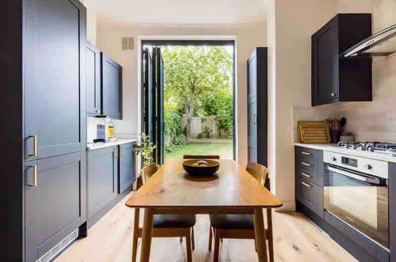 Quiet Stunning 2-bedroom Flat With Private Garden