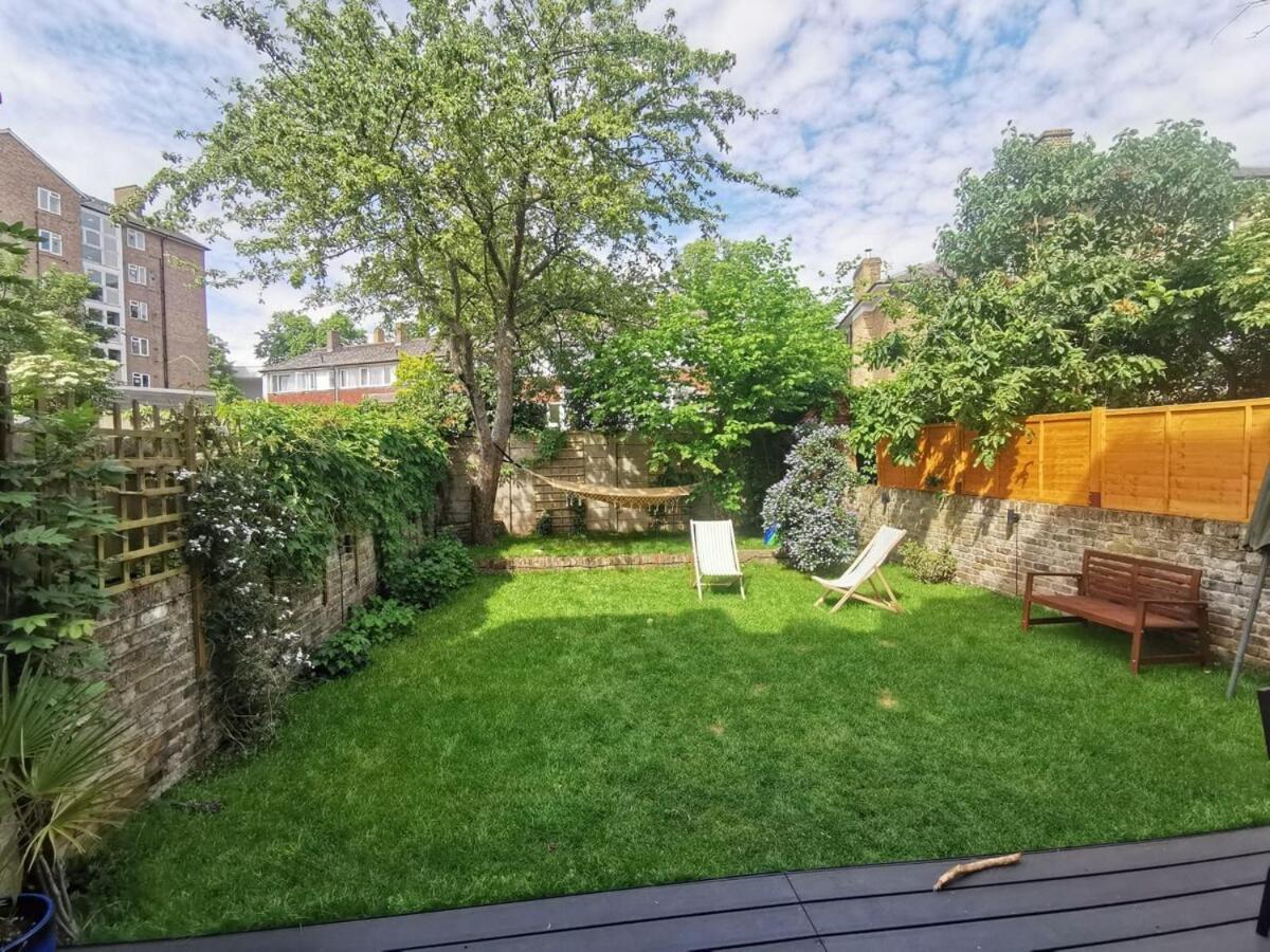 Casa vacanze Quiet Stunning 2-bedroom Flat With Private Garden
