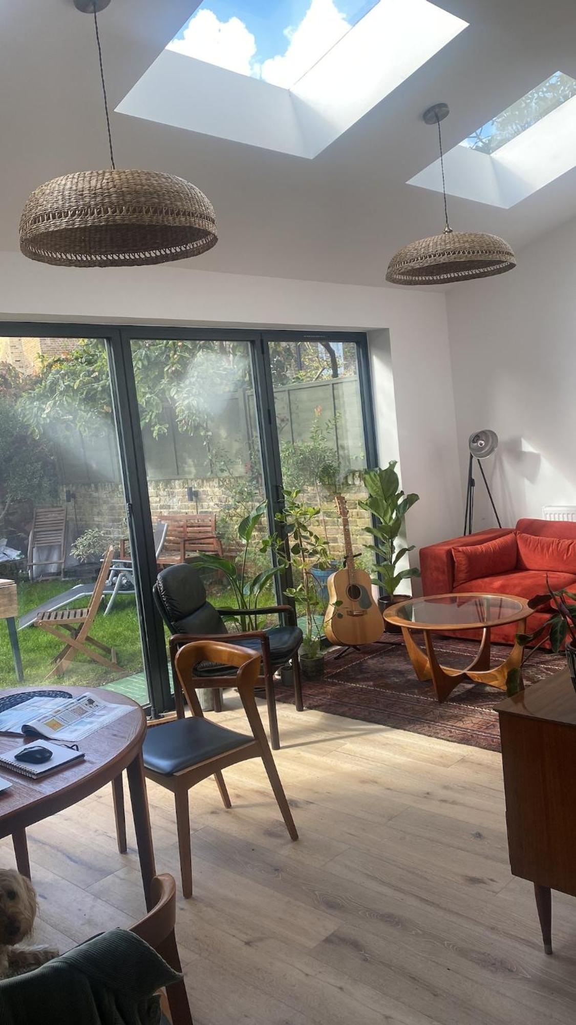 Quiet Stunning 2-bedroom Flat With Private Garden Londra